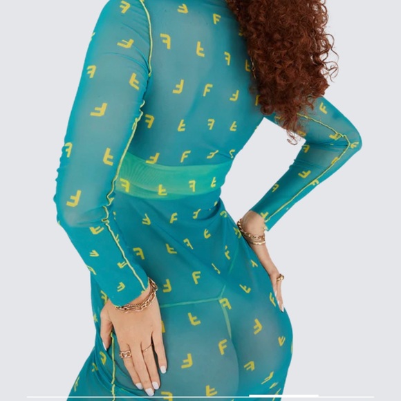 Finesse Studios Queen Regal Sheer Mesh Dress - Picture 3 of 3